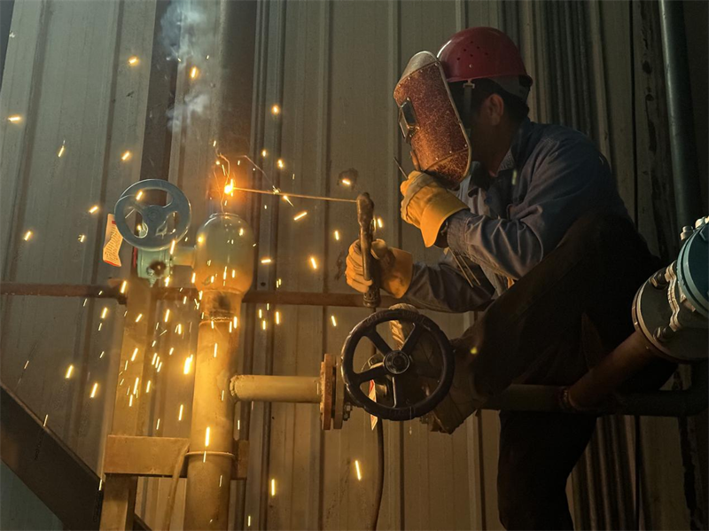 咸陽公司：堅(jiān)守崗位 奮斗不“打烊”2.png